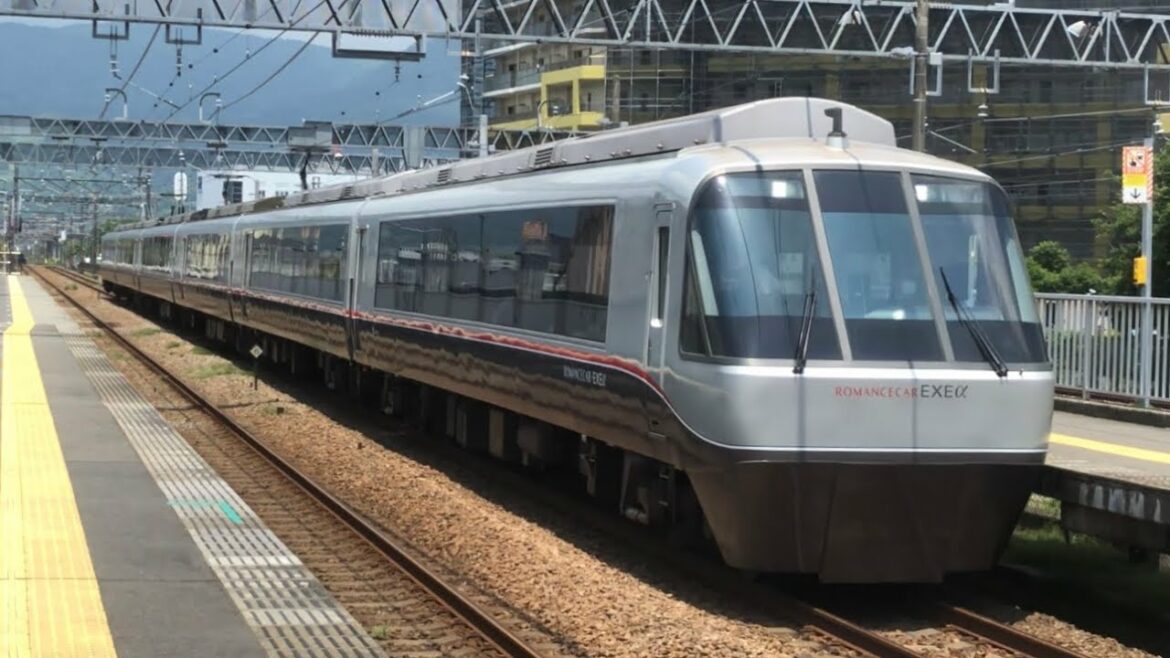 【臨時停車】小田急線 特急 はこね25号 箱根湯本行き 開成駅（30000形EXEα30251F）