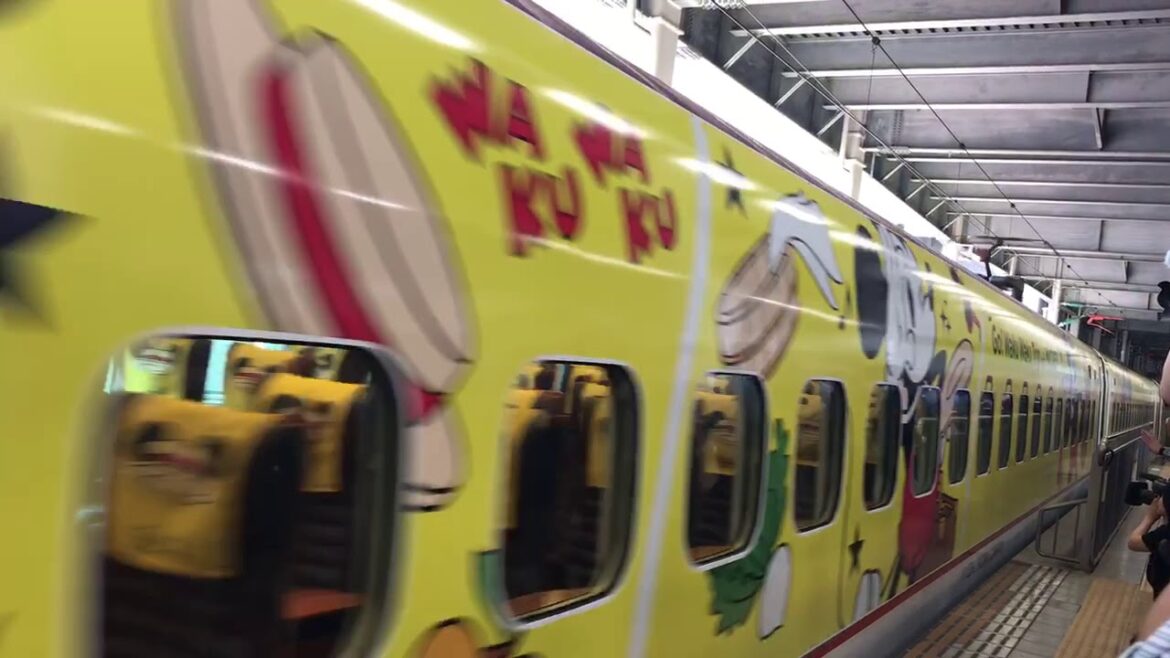 ミッキー新幹線の運行開始　ＪＲ九州