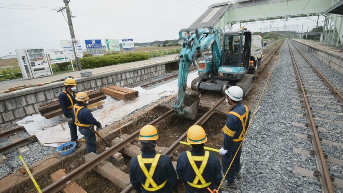 来春の運転再開を目指し ＪＲ常磐線の復旧工事を公開