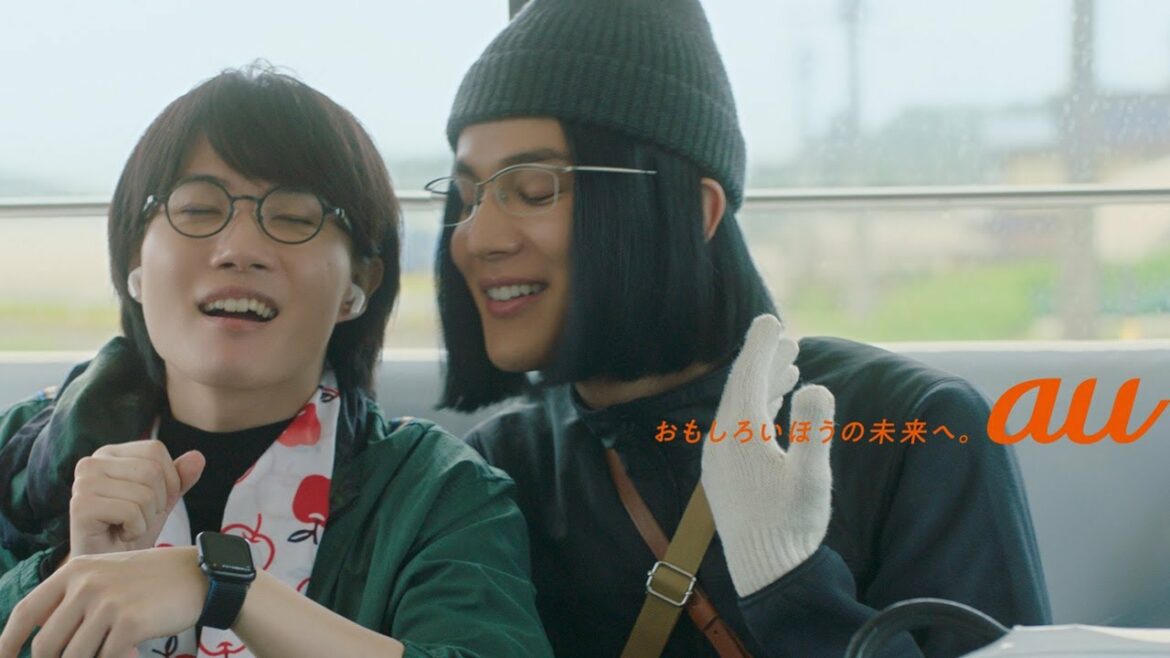 神木隆之介、中川大志とバスでイチャイチャ!?“全身りんご”でりんご狩りへ　「意識高すぎ！高杉くん」新CM