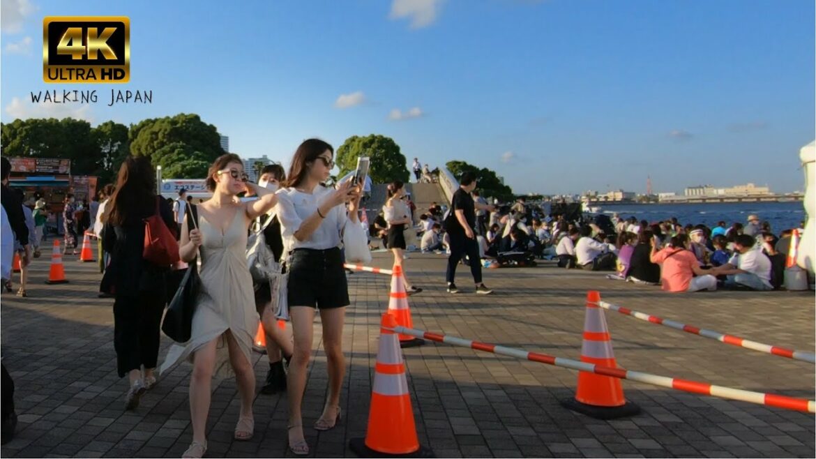 花火前の横浜開港祭 散歩2022 Walk through the Yokohama Port Festival in Japan before the fireworks