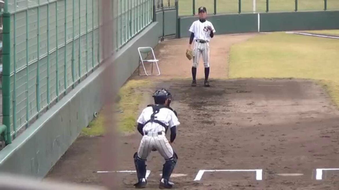 2015/11/7@福山市民 広島新庄・有村綜留投手（1年）のブルペン投球