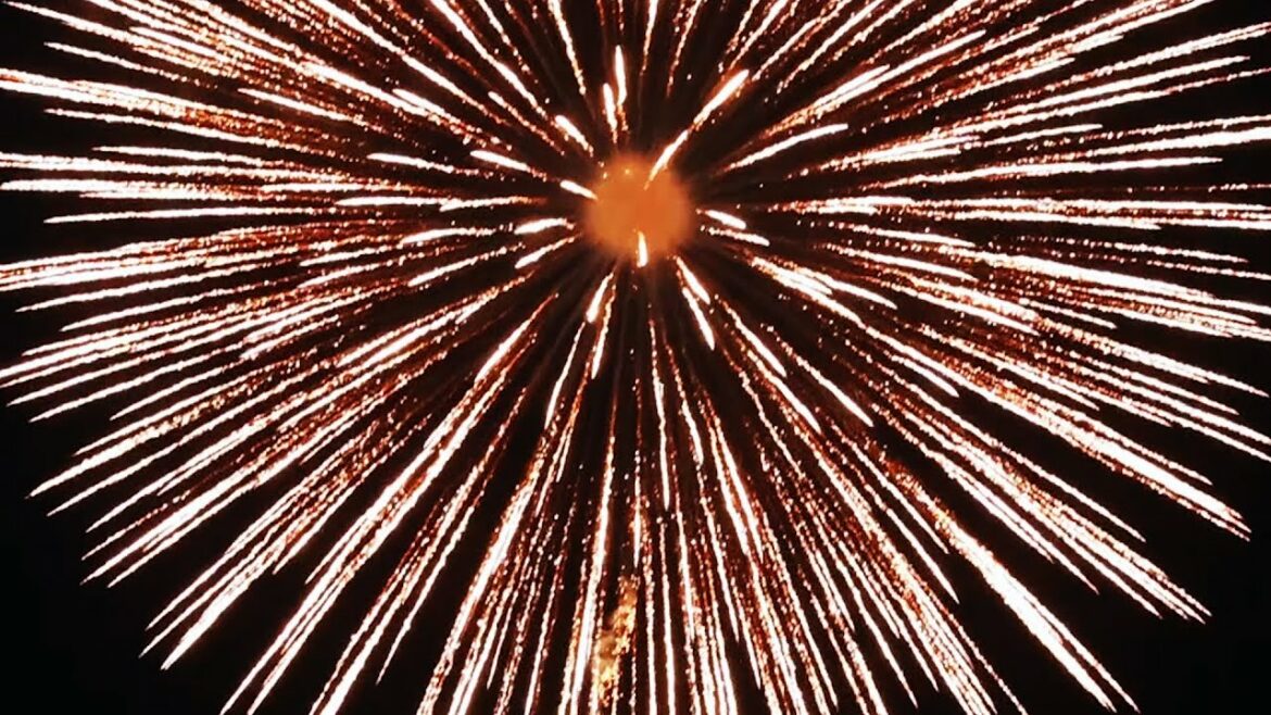 大型連休中に毎日　どこかの夜空で　「#花火駅伝」