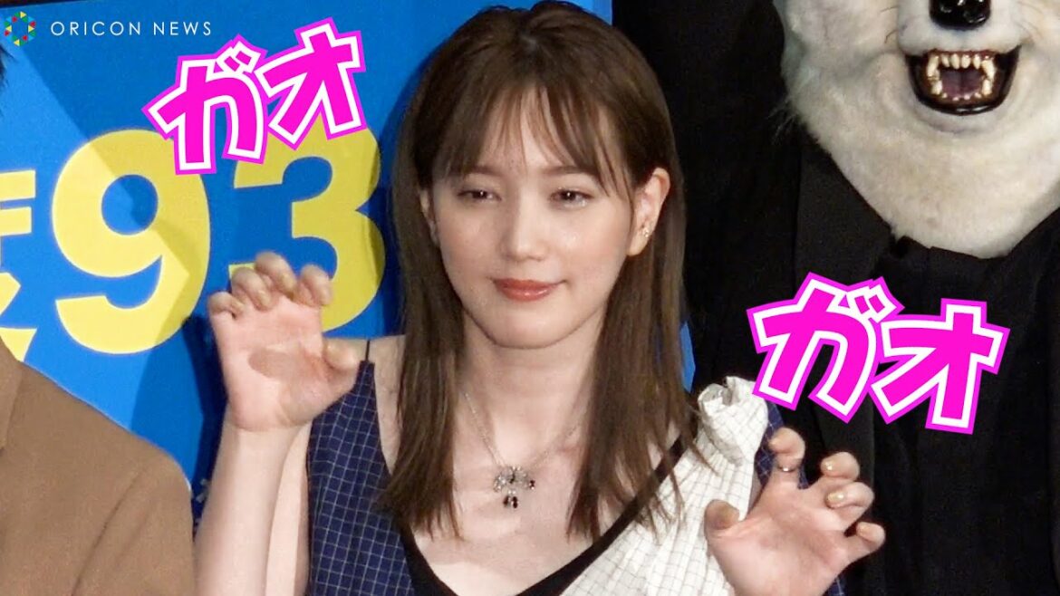 本田翼、肩だしワンピースで爽やかスタイルを披露　劇場版『ラジエーションハウス』公開後舞台挨拶