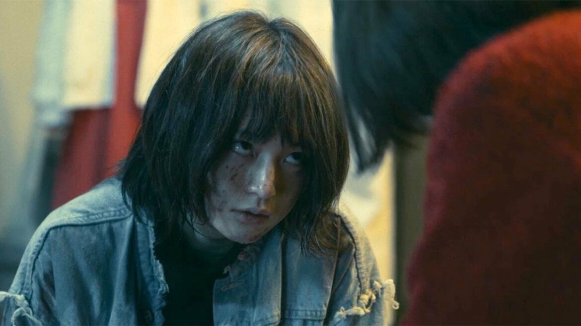 萩原みのり、幽霊団地の住民に追い詰められる リーダー筒井真理子は不気味に笑い… 映画「N号棟」本編映像 萩原みのり、幽霊団地の住民に追い詰められる リーダー筒井真理子は不気味に笑い… 映画「N号棟」本編映像