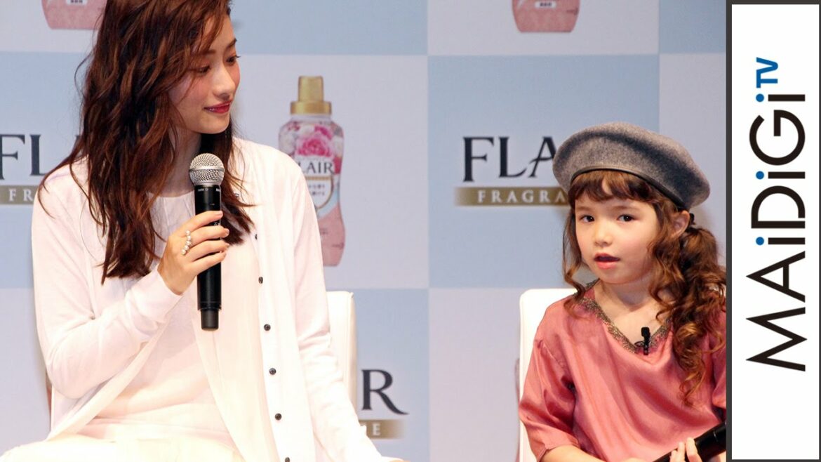 石原さとみ、CM共演の子役に「キュンキュン」　「フレア フレグランス」新商品発表会2