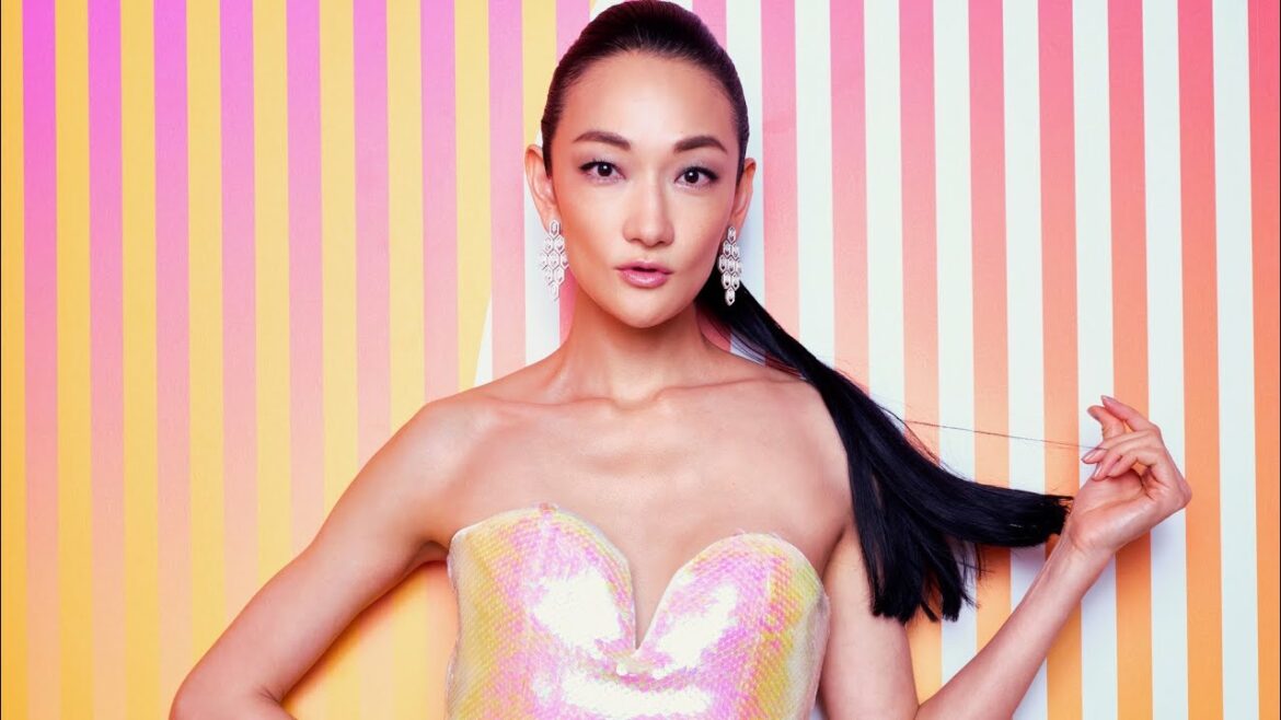 冨永愛、大胆チューブドレスで美しいデコルテ披露／ヴーヴ・クリコ企画展オープニングセレモニー