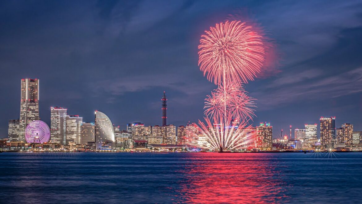 [4K] 美しい横浜の夜景と横浜開港祭花火 2021 - Yokohama Port Festival Fireworks 2021 -  (shot on BMPCC6K)