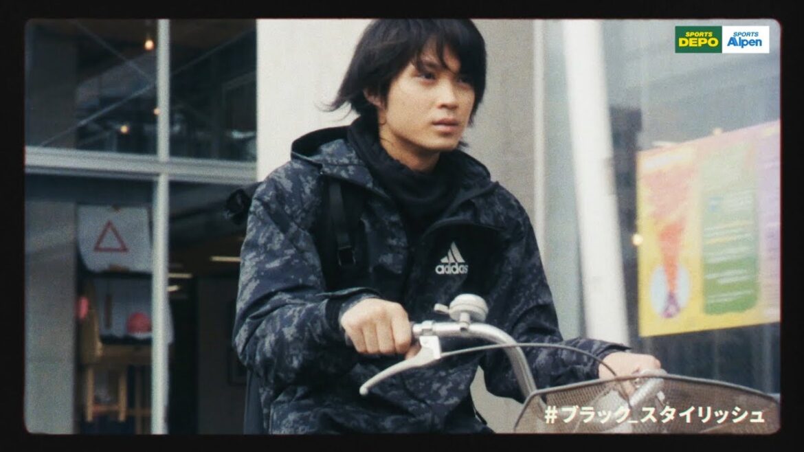 アディダスでキメキメかっこいい磯村勇斗　『adidas #PLAYBLACK』SPORTS DEPO・ALPEN 秋の大感謝祭キャンペーン