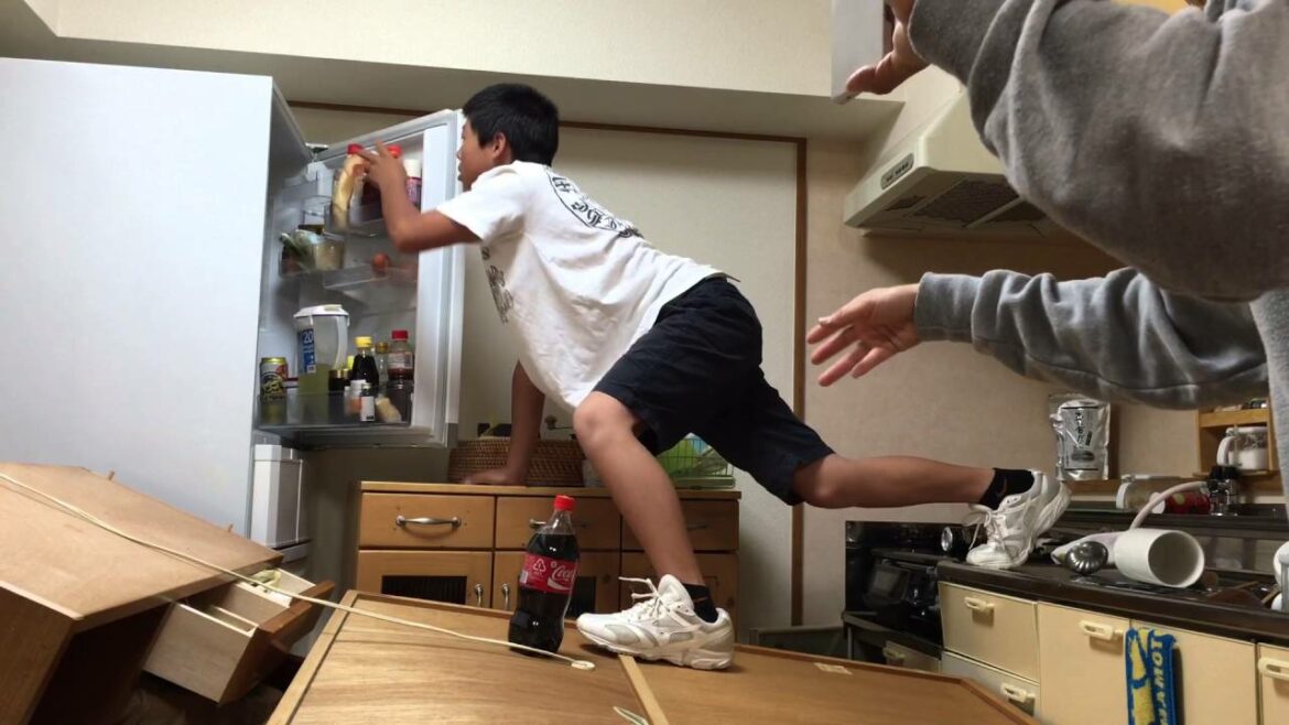熊本地震･･･久しぶりに家に行ったらやばかったです。食器棚が、ひっくり返っていたり。