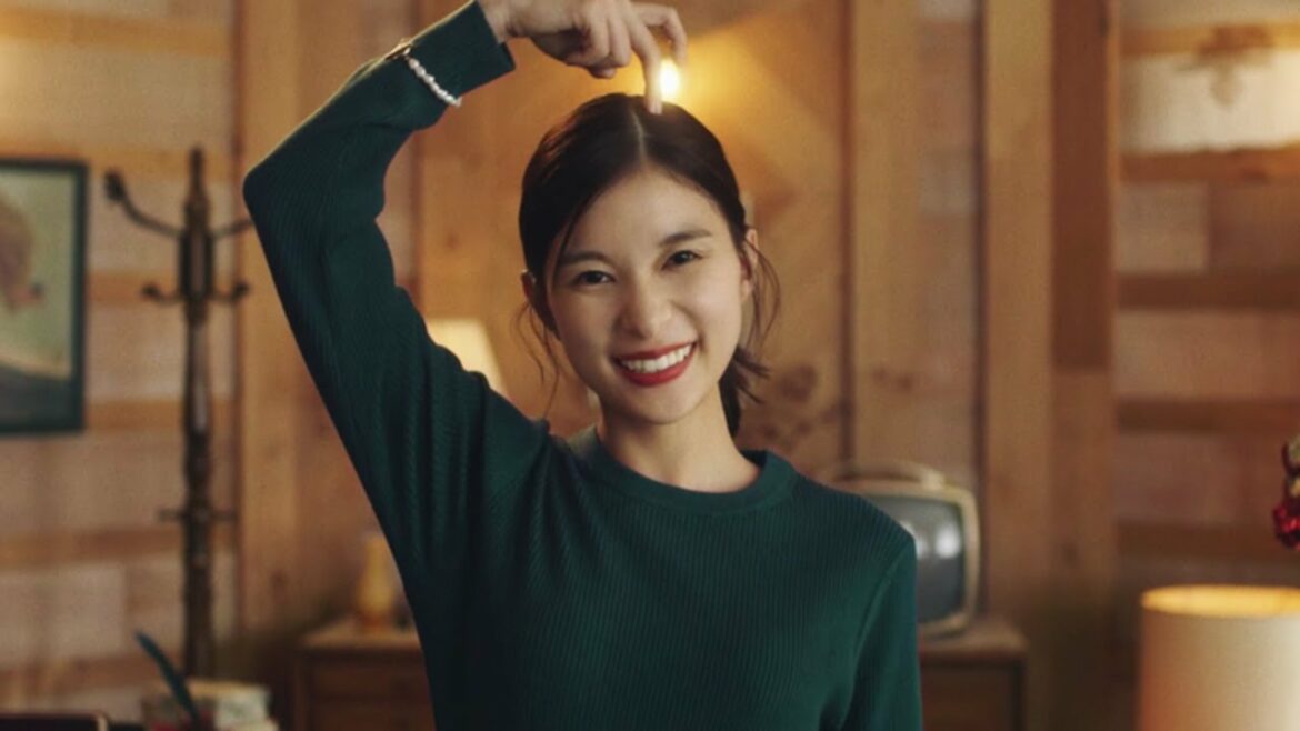 芳根京子、ラップ調で歌う！キュートなダンスも披露　ロペピクニックウェブ動画「そろそろ、そとそと。」編