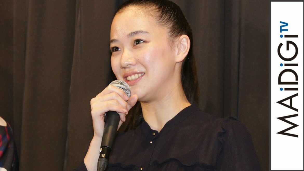 蒼井優、“透け感”黒シャツワンピでシック＆フェミニンに　映画「アズミ・ハルコは行方不明」トークイベント1
