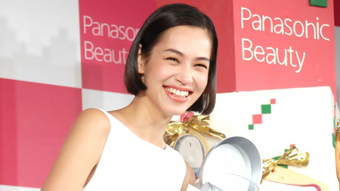 水原希子、交際質問にとぼけた笑顔見せる　パナソニック『キレイを贈るクリスマスカフェ』オープニングイベント