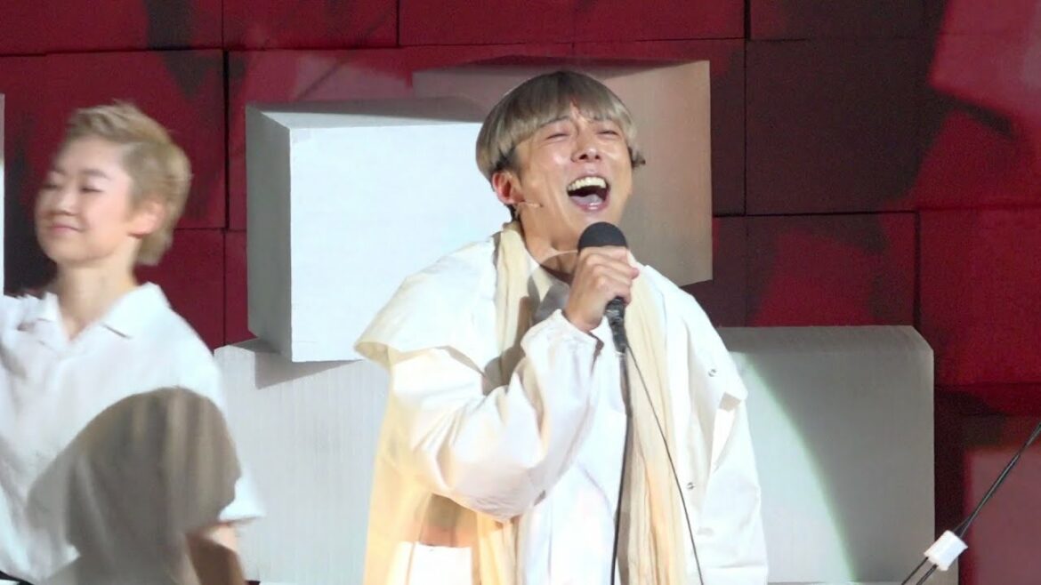 高橋一生、高難度の一人芝居で圧巻の熱演 強烈な世界観で歌い踊り狂う! パルコ・プロデュース2022『2020』公開舞台稽古&初日前会見 高橋一生、高難度の一人芝居で圧巻の熱演 強烈な世界観で歌い踊り狂う! パルコ・プロデュース2022『2020』公開舞台稽古&初日前会見
