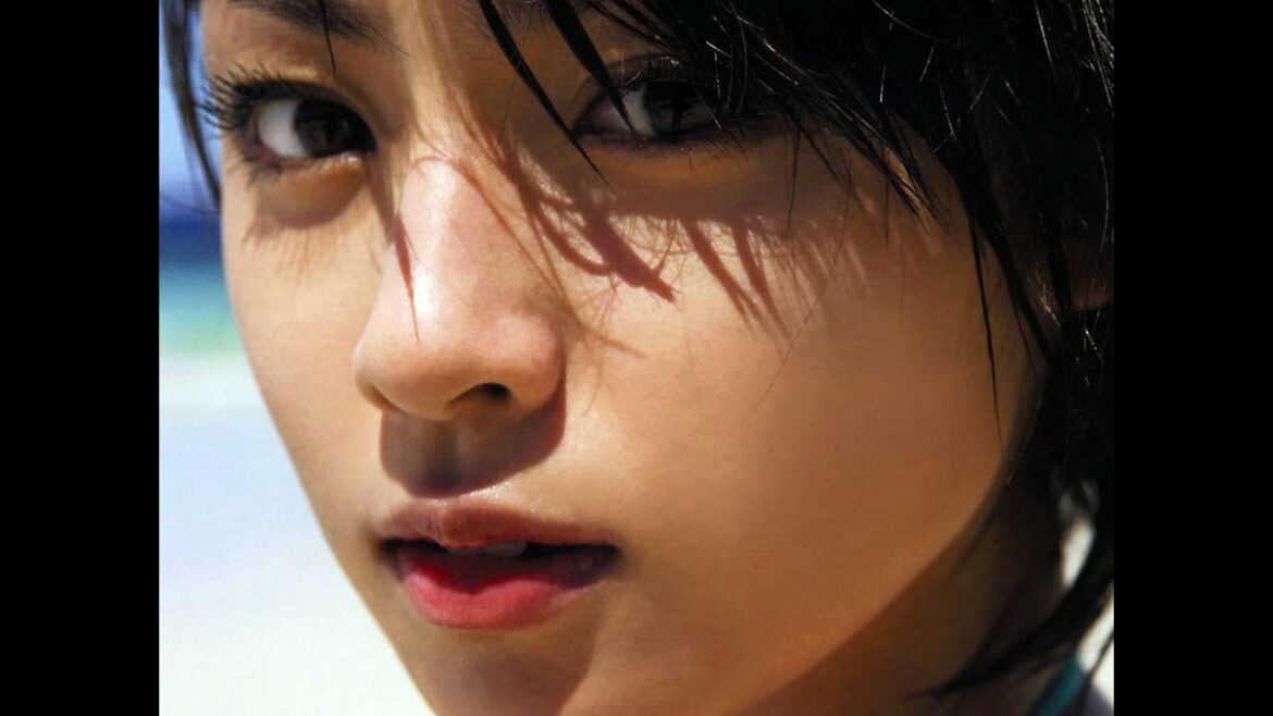 シュナイダー山本と水野愛也先生に挑戦する「深田恭子（タイトル：フィギュア）」
