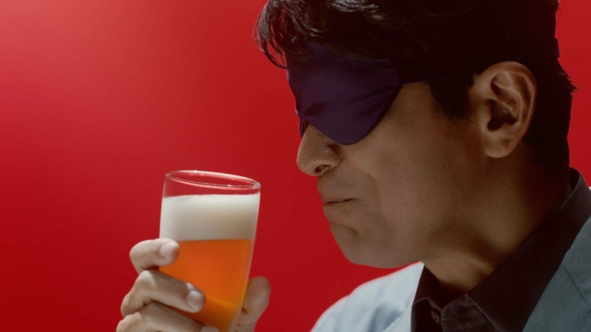 江口洋介、目隠ししながらビールの味に驚き　キリンビール『本麒麟』新CM「予告」篇