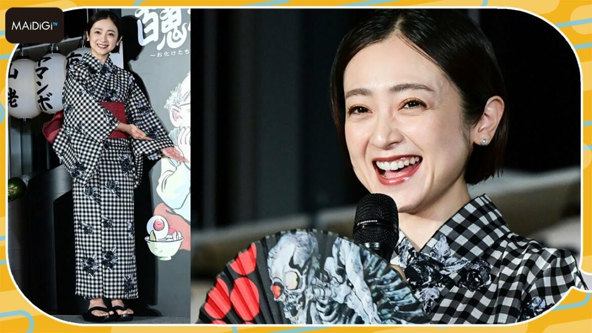 安達祐実、チェック柄浴衣×赤色の帯でガーリーなムード　パール調アクセで品良く