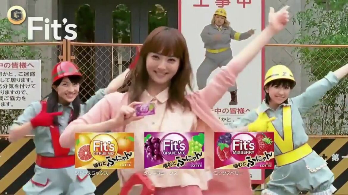 ももいろクローバーZ 佐々木希 Fit's CM フィッツ 「道路工事」篇