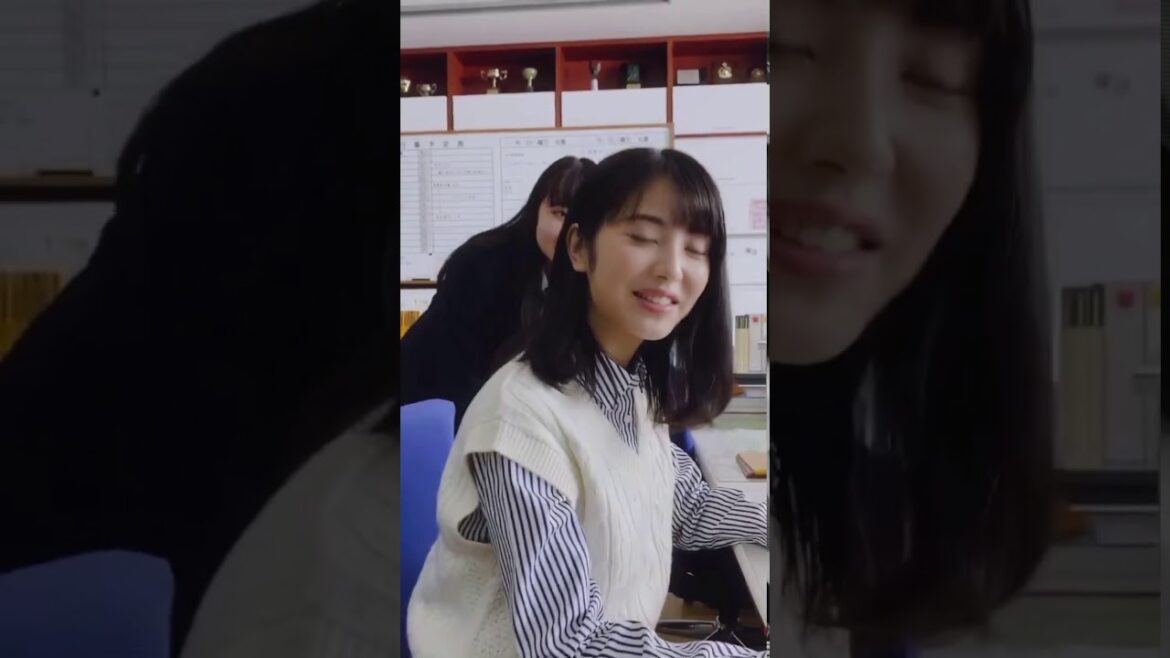 数学教師の浜辺美波さん