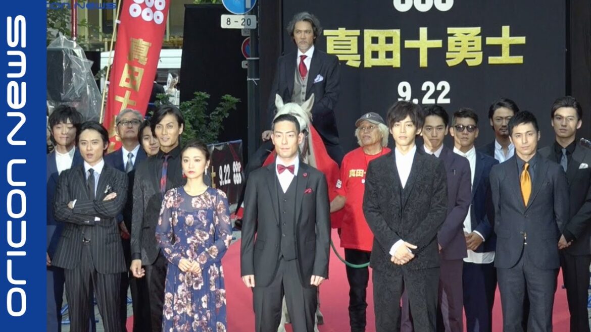 中村勘九郎、松坂桃李、大島優子 新宿の街中に出現　映画『真田十勇士』豪華キャスト大集結