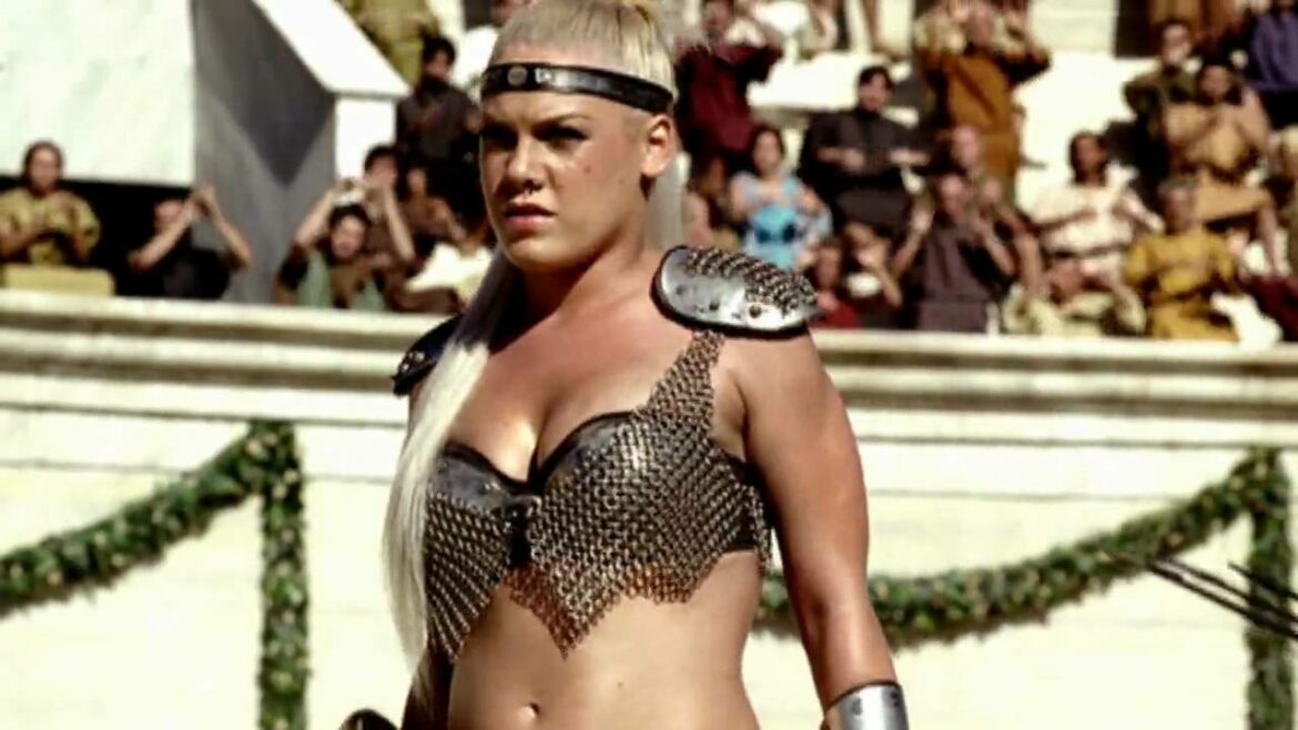 Pepsi Commercial HD – We Will Rock You (feat. Britney Spears, Beyonce, Pink & Enrique Iglesias) Pepsi Commercial HD - We Will Rock You (feat. Britney Spears, Beyonce, Pink & Enrique Iglesias)