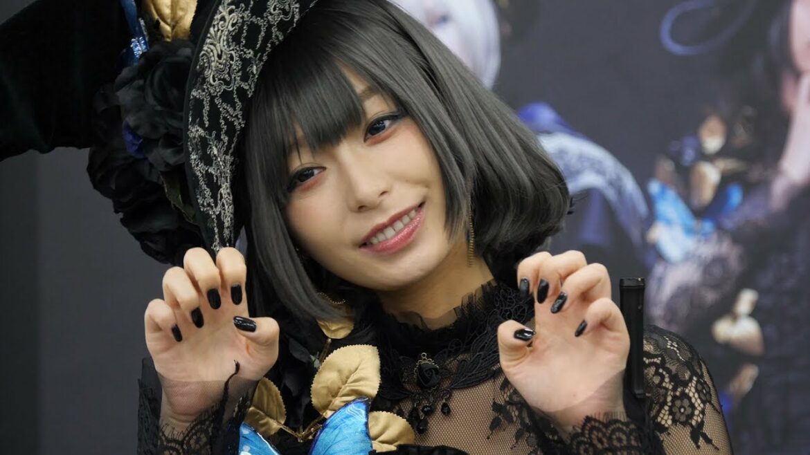 元TBSの宇垣美里がコスプレ姿で「人間ども、魅了してやる」と魔女っぽいひと言