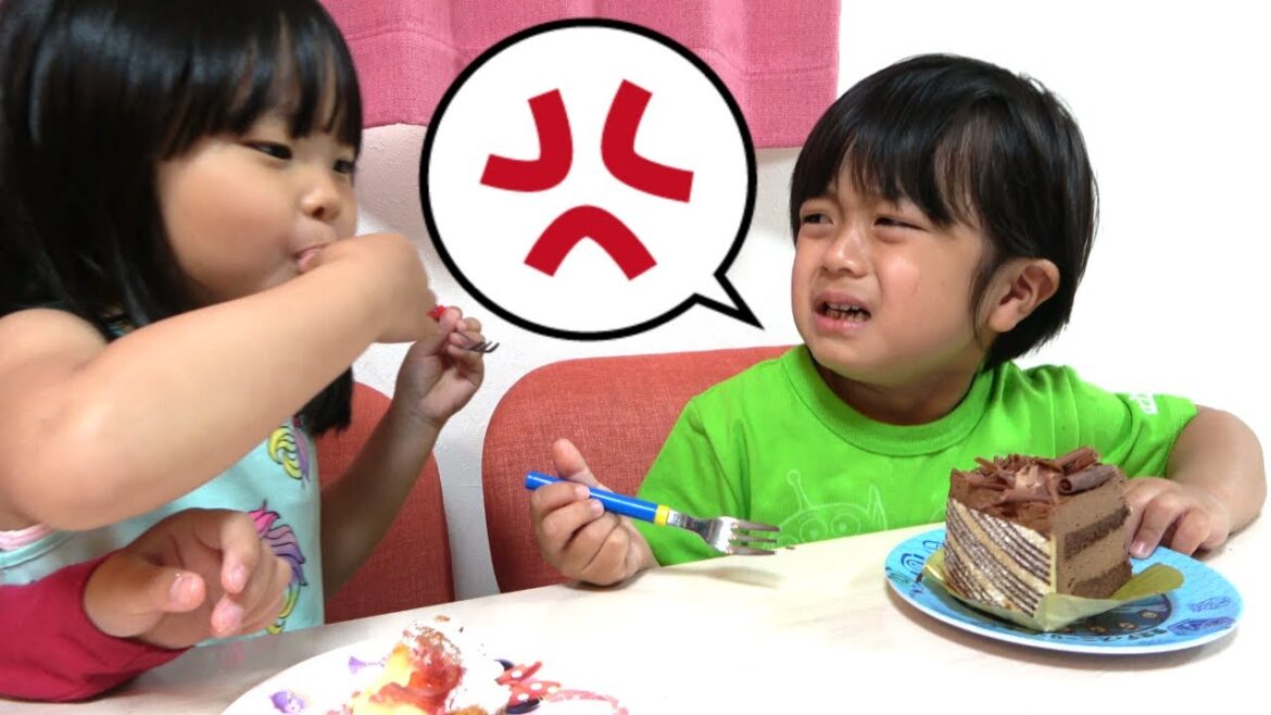 【こどもの日】みなくんがチョコを取られて怒っちゃった！　節句のスタジオ撮影にも行きました★　まりちゃんいずちゃんみなくんへのプレゼントは何？　鬼滅の刃のトミカ5種類紹介★　あつ森のコントローラーも★