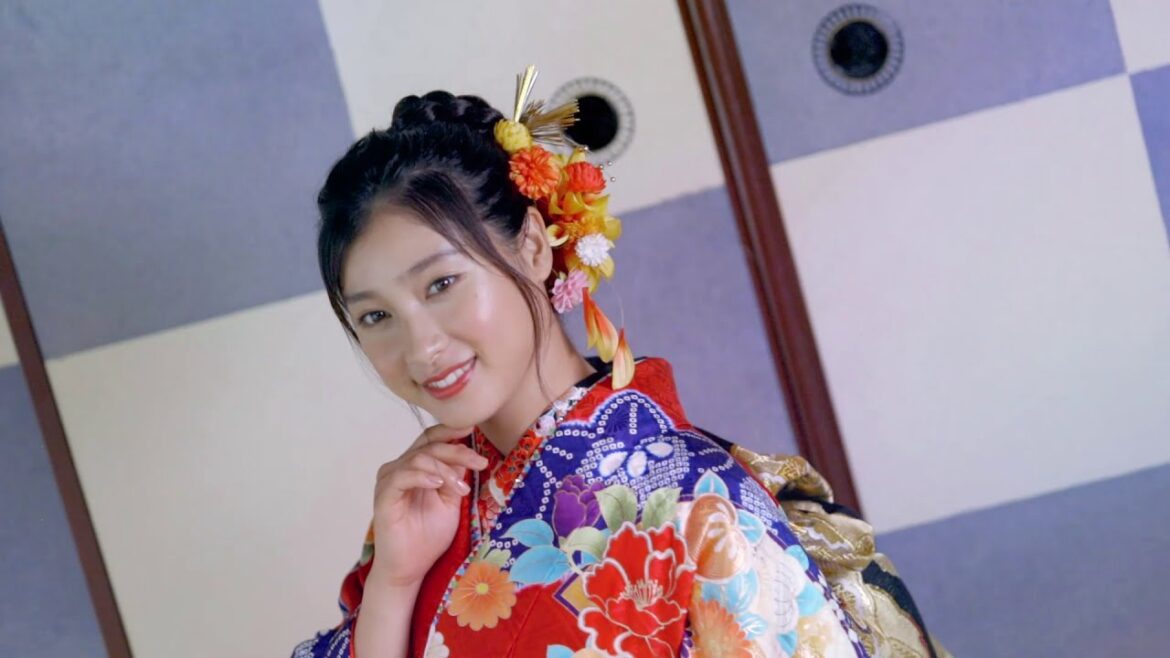 【成人式】土屋太鳳が着る、ハタチの振袖スペシャルメイキング【ジョイフル恵利】