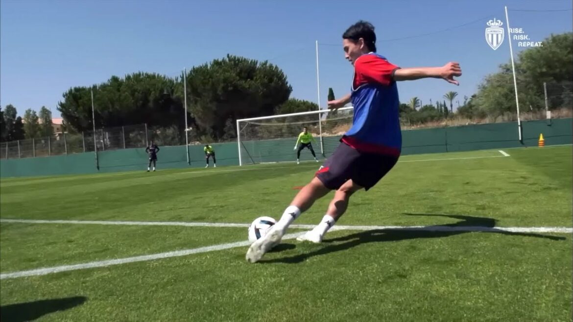 モナコ 南野拓実 シュート練習①