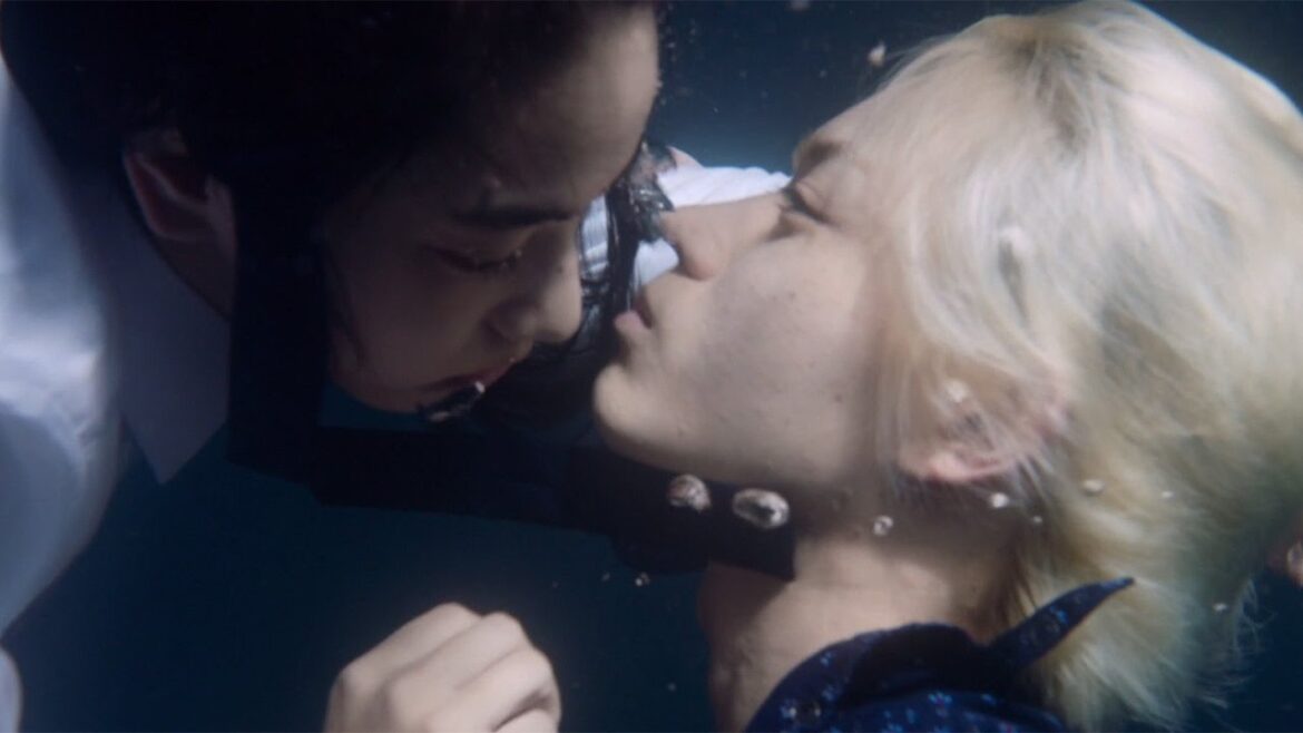 小松菜奈、「本気で死ぬかと思った」　菅田将暉との幻想的な海中シーン映像解禁　映画「溺れるナイフ」特別映像
