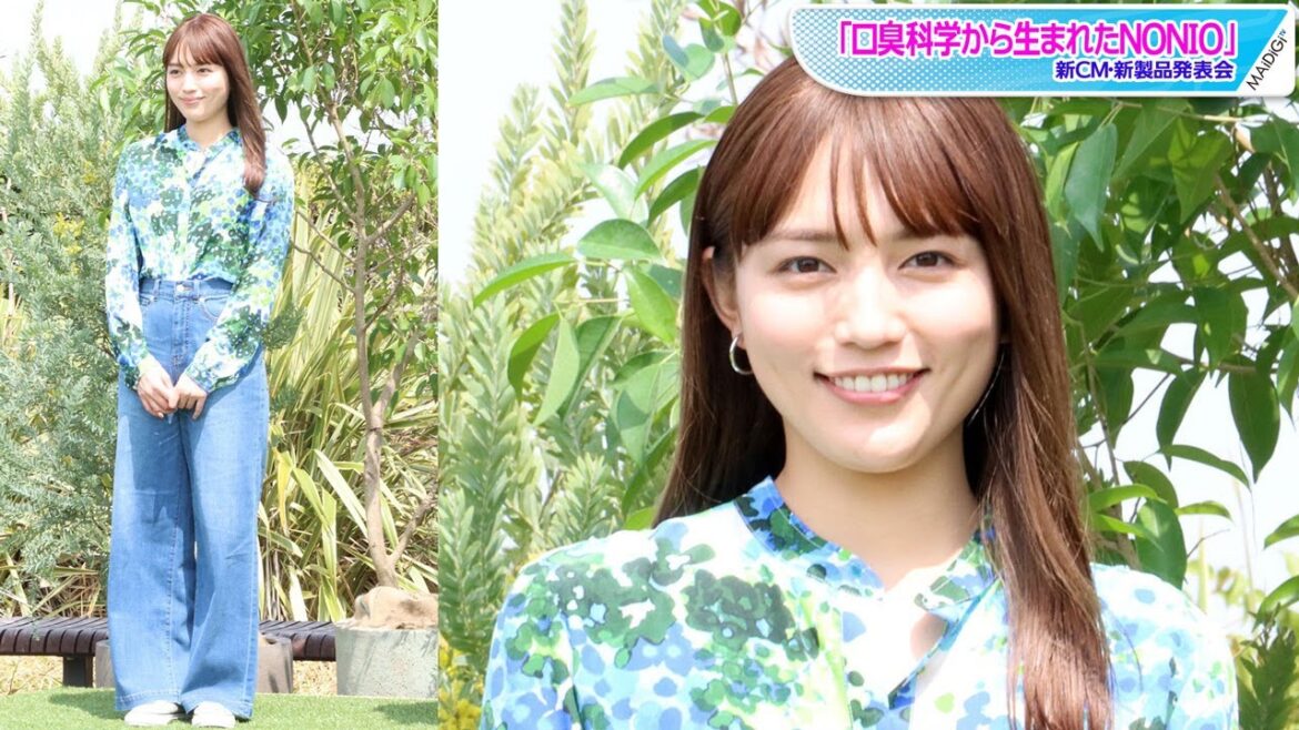 川口春奈、総柄シャツ×デニムのカジュアルコーデ　ペットボトル、廃棄予定の食材を再利用でエコに