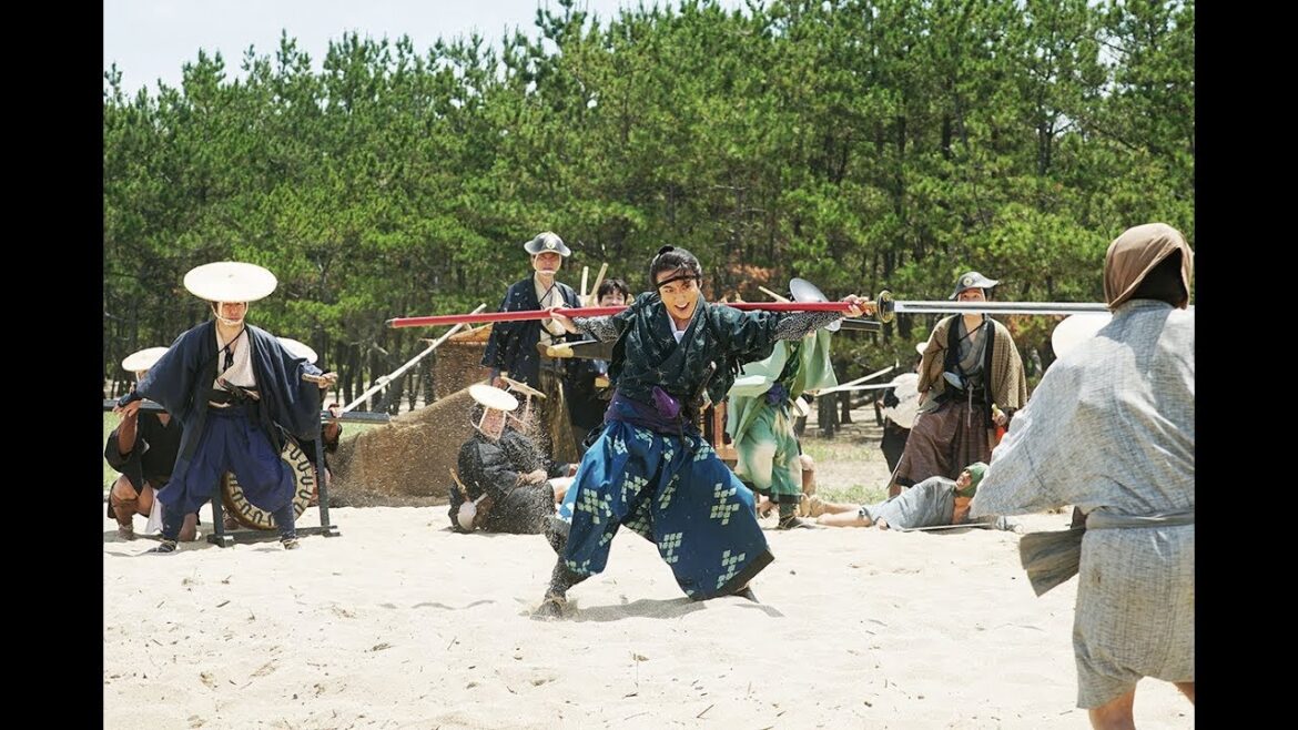 映画『引っ越し大名！』高橋一生が御手杵の槍を振り回すメイキング映像