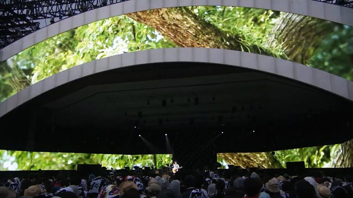 福山雅治 – クスノキ(福山☆夏の大創業祭 2015 稲佐山) 福山雅治 - クスノキ(福山☆夏の大創業祭 2015 稲佐山)