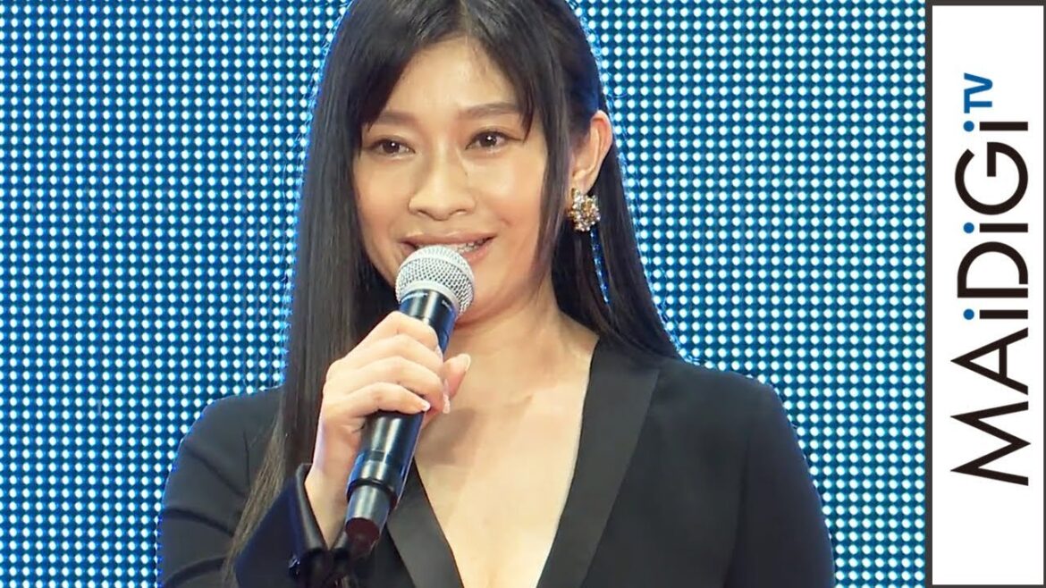 篠原涼子、肌見せ黒ロングドレスで魅了　美デコルテも　映画「人魚の眠る家」ワールドプレミア1