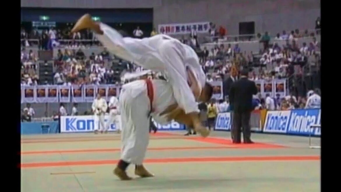 Toshihiko Koga had an epic (Ippon) Seoi Nage