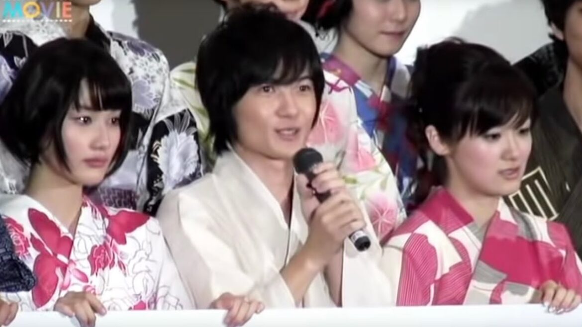 橋本愛、大後寿々花ら女優陣が号泣／映画『桐島、部活やめるってよ』初日舞台挨拶