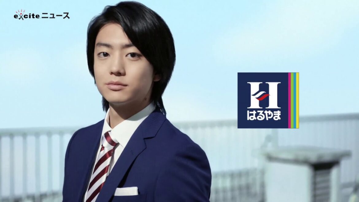伊藤健太郎、名曲“HERO”を爽やかに歌うフレッシャーズ新CMヒーロー・メンズ篇