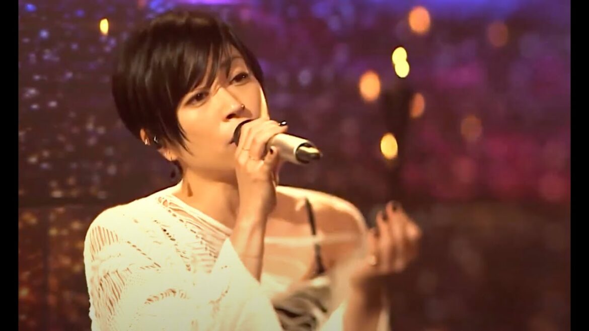 宇多田ヒカル「君に夢中」on TV (2022)
