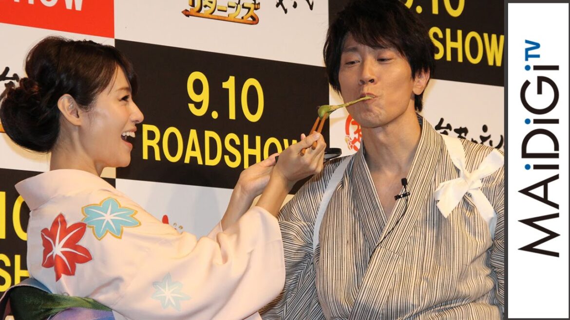 佐々木蔵之介、“超高速”もちつき大成功　深田恭子からの“あーん”にデレデレ　映画「超高速！参勤交代 リターンズ」超高速！お月見餅つきイベント3