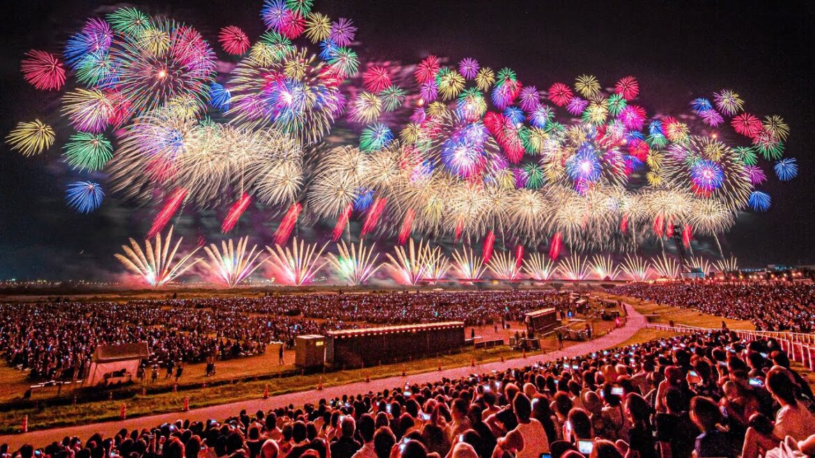 [4K] 長岡花火 復興祈願フェニックス 5年間の集大成‼︎  8ヶ所から撮影 - Nagaoka Fireworks Phoenix Display Compilation -