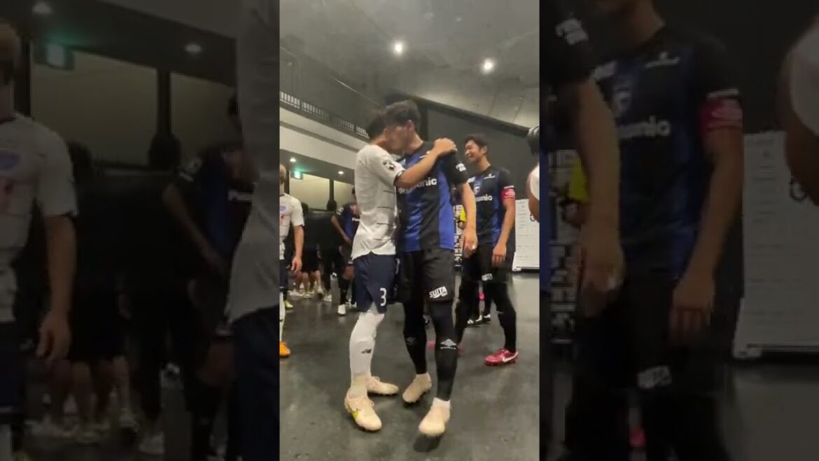 🔵🔴 #ガンバ大阪 戦、試合前の両チームの様子です!!🤝
