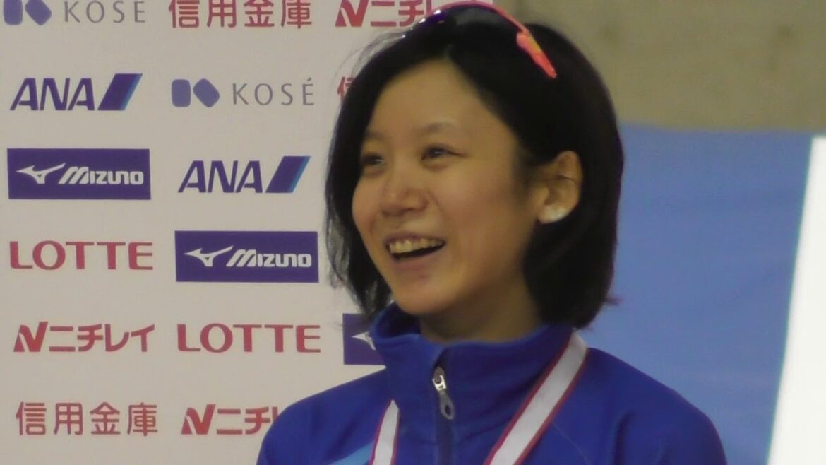 女子3000ｍ表彰式。髙木美帆選手が4:05.70で優勝。全日本スピードスケート選手権、2018/12/25。