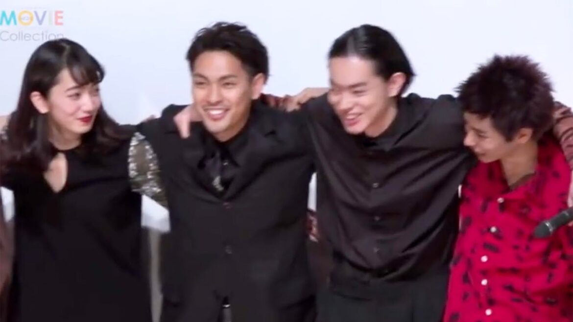 柳楽優弥が「世代交代」宣言。菅田将暉、小松菜奈、村上虹郎と肩組む／映画『ディストラクション・ベイビーズ』完成披露舞台挨拶