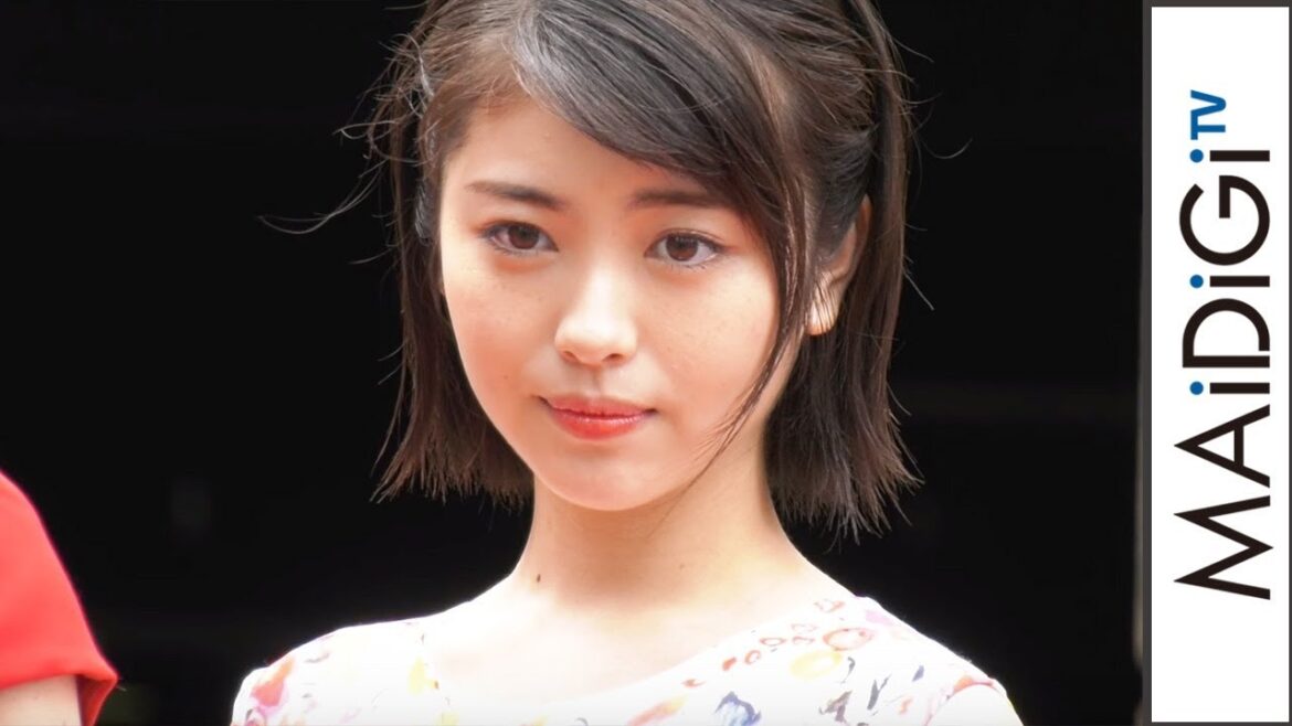 浜辺美波、ノースリーブの花柄ワンピですっきり肩出し　沢口靖子は赤タイトワンピで美背中も