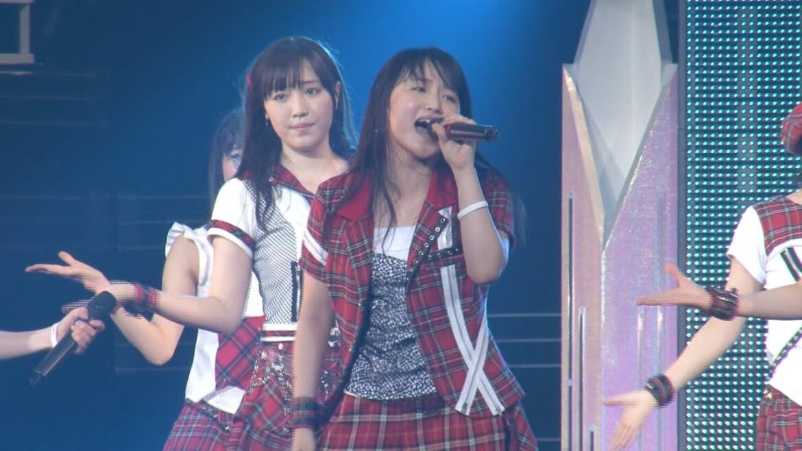 鞘師里保、最後のモー娘。単独公演に涙　真っ赤に染まる武道館「人生の宝」　モーニング娘。'15コンサートツアー秋～PRISM～