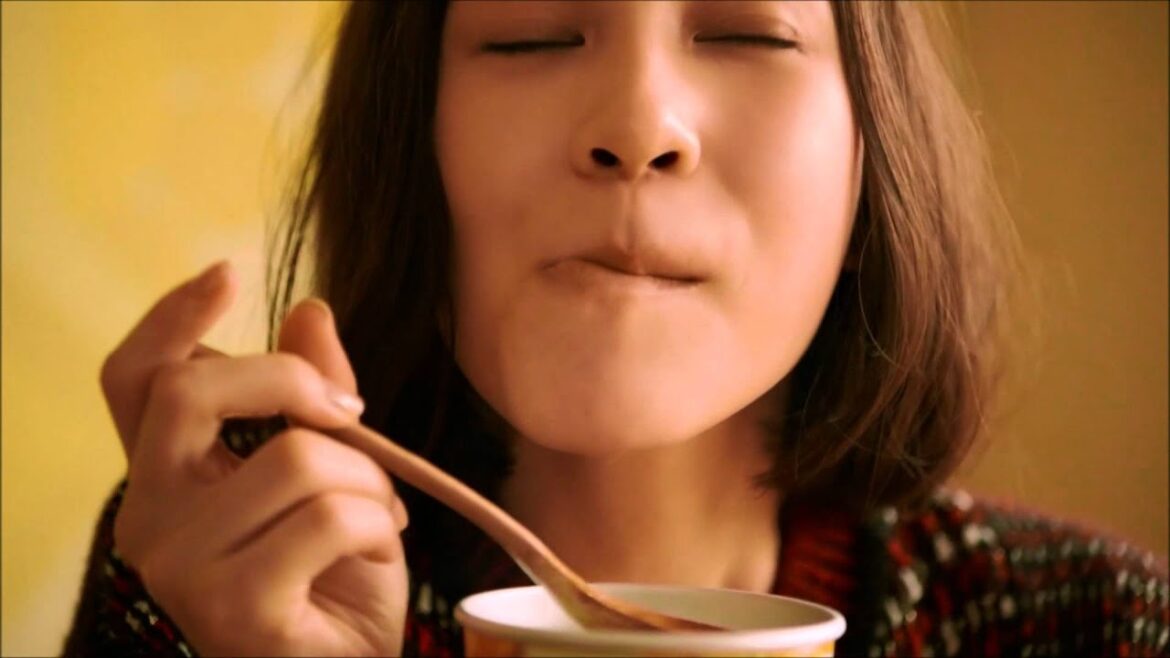 ポッカ じっくりコトコト「スープひげ」 水原希子