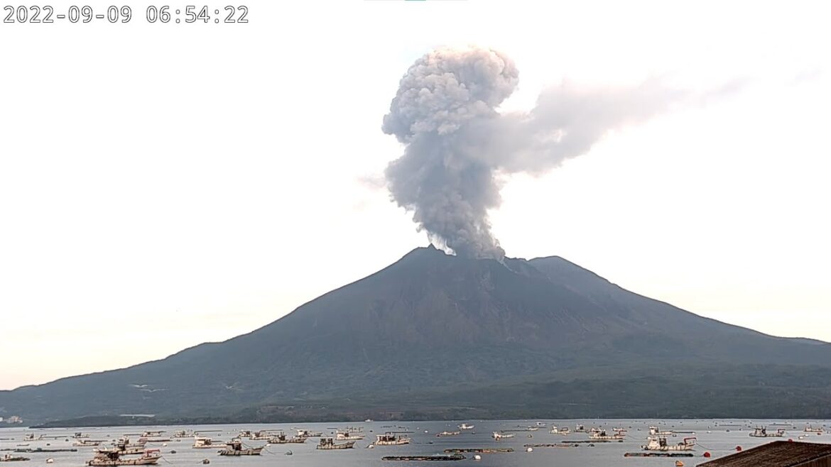 2022年9月9日 06:51 桜島 爆発的噴火 1400m / Sakurajima Explosive Eruption