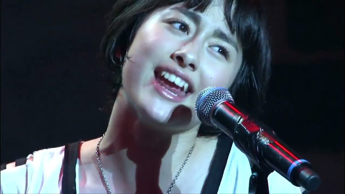 Akari Hayami - Fall Into Me