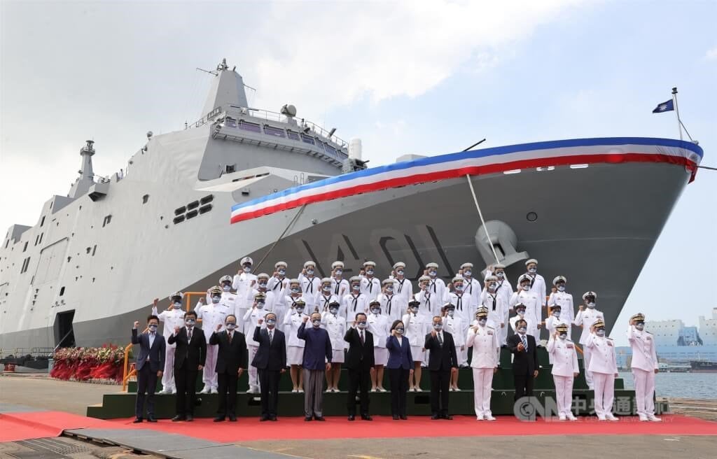 国産の新型ドック型輸送揚陸艦「玉山艦」引き渡し 蔡総統、防衛力強化を強調 フォーカス台湾 News WACOCA JAPAN