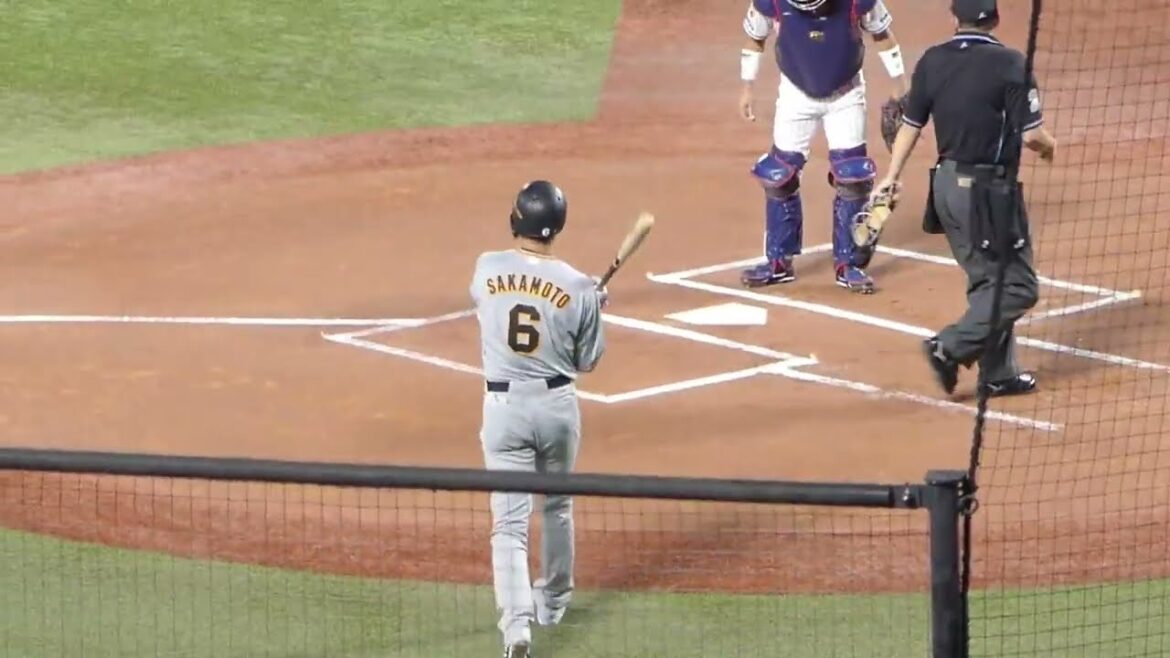 坂本勇人早速観客から野次られる